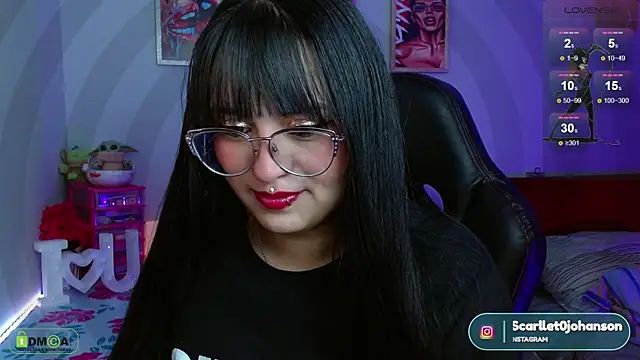 Snapshot of Miss_scarllet_ chatting on 12.11.24 Miss scarllet online show from 12.11.24