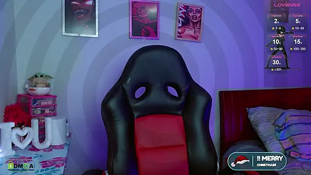Snapshot of Miss_scarllet_ chatting on 12.19.24 Miss scarllet online show from 12.19.24