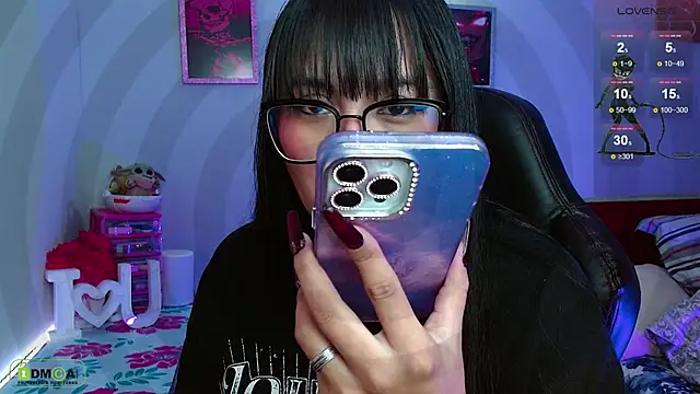 Snapshot of Miss_scarllet_ chatting on 03.05.25 Miss scarllet online show from 03.05.25