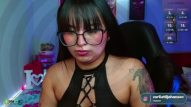Snapshot of Miss_scarllet_ chatting on 03.10.25 Miss scarllet online show from 03.10.25