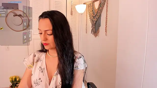 anaruiz  online show from 12.15.24