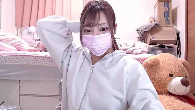 Snapshot of _chanMOMO_ chatting on 12.07.24 chanMOMO online show from 12.07.24