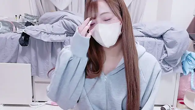 Snapshot of _chanMOMO_ chatting on 09.30.25 chanMOMO online show from 09.30.25