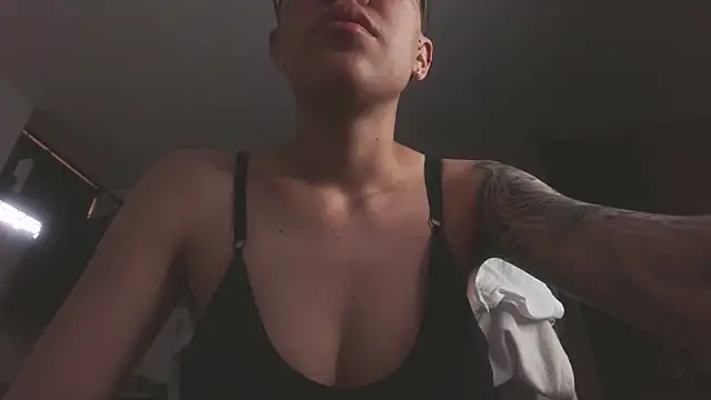 Cutie Shy  online show from 04.04.26