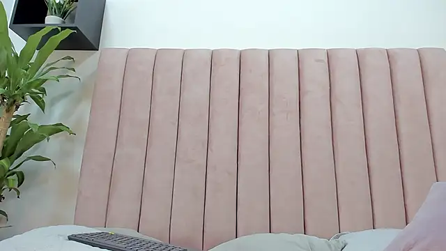 camila  herrera online show from 02.06.25