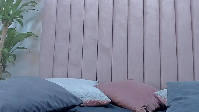 camila  herrera online show from 02.07.25