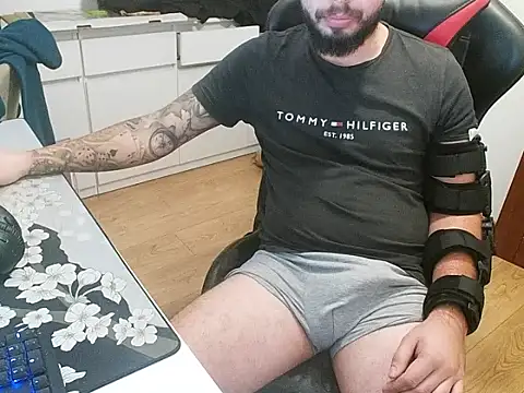 Snapshot of prezydentcam chatting on 10.22.25 prezydentcam online show from 10.22.25