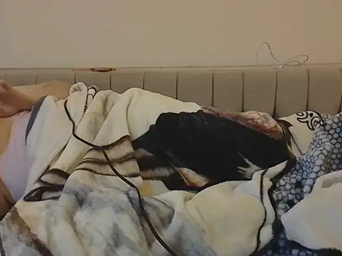 Snapshot of Soinanai chatting on 12.14.25 Soinanai online show from 12.14.25