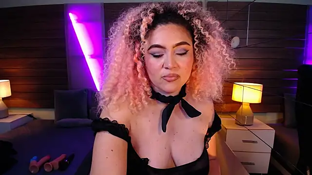 Snapshot of Kateryn_ chatting on 01.21.25 Kateryn online show from 01.21.25