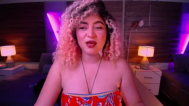 Snapshot of Kateryn_ chatting on 02.08.25 Kateryn online show from 02.08.25