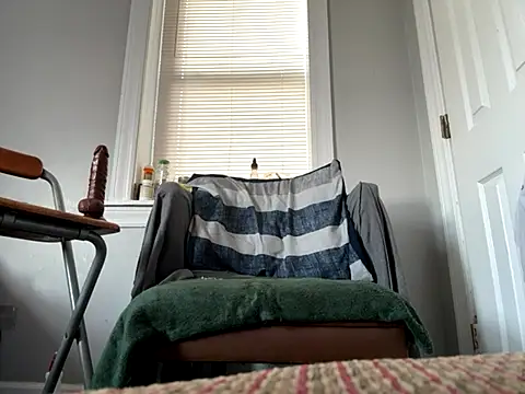 Snapshot of ChiRaqb8 chatting on 09.28.25 ChiRaqb8 online show from 09.28.25