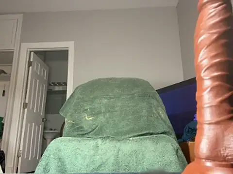 ChiRaqb8 online show from 11.10.25