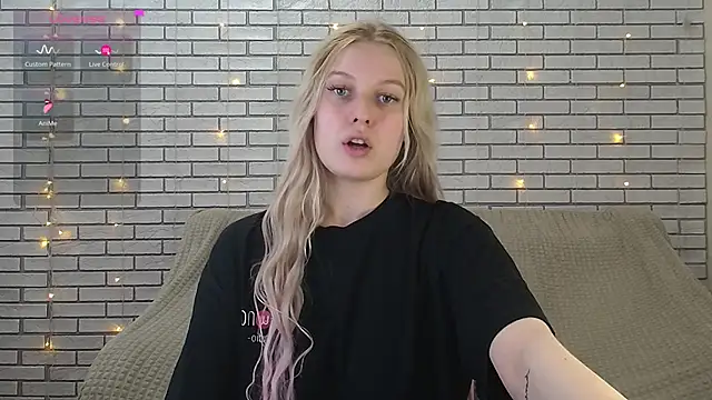 Snapshot of EmiliaDuchess chatting on 12.10.24 EmiliaDuchess online show from 12.10.24