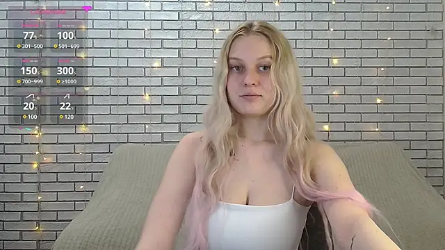 Snapshot of EmiliaDuchess chatting on 12.12.24 EmiliaDuchess online show from 12.12.24