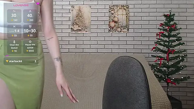 Snapshot of EmiliaDuchess chatting on 01.10.25 EmiliaDuchess online show from 01.10.25