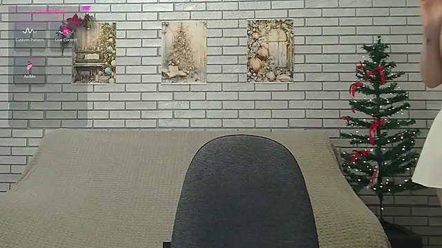 Snapshot of EmiliaDuchess chatting on 01.25.25 EmiliaDuchess online show from 01.25.25