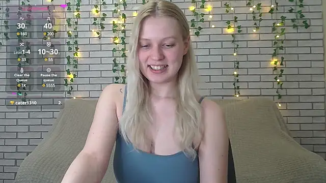 Snapshot of EmiliaDuchess chatting on 02.08.25 EmiliaDuchess online show from 02.08.25