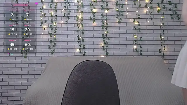 Snapshot of EmiliaDuchess chatting on 02.27.25 EmiliaDuchess online show from 02.27.25