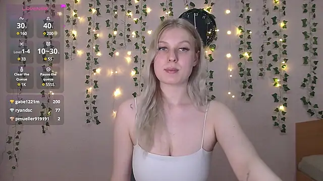 Snapshot of EmiliaDuchess chatting on 03.06.25 EmiliaDuchess online show from 03.06.25