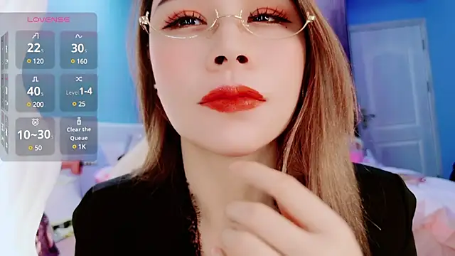 HU131452 online show from 12.12.24