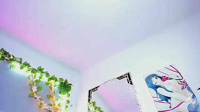 Snapshot of YouliteSllut2 chatting on 12.28.24 YouliteSllut2 online show from 12.28.24