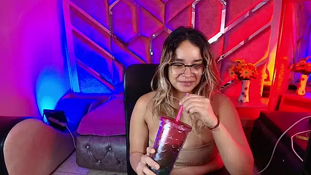 Olivia Fox69 online show from 12.18.25