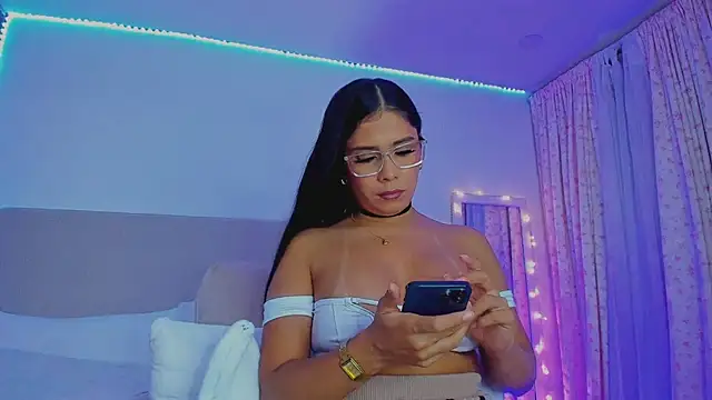 Snapshot of VIDEO_SALE_4_YOU chatting on 05.19.26 VIDEO SALE 4 YOU online show from 05.19.26
