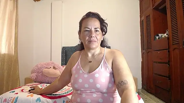 sofiamature01 online show from 10.31.25