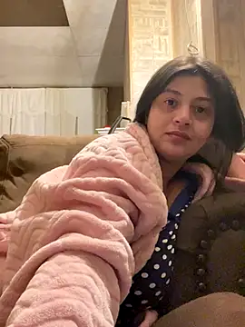 kriztal pretty online show from 11.23.25