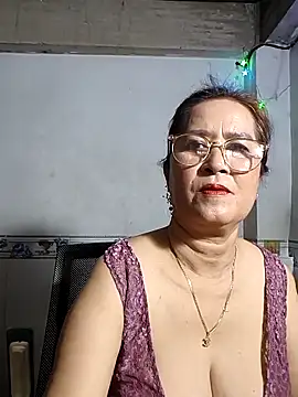 Snapshot of phnz chatting on 02.28.26 phnz online show from 02.28.26