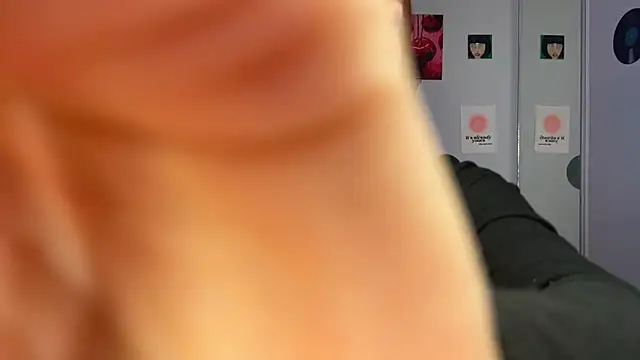 Snapshot of Bunny_ShyGirl chatting on 12.18.24 Bunny ShyGirl online show from 12.18.24