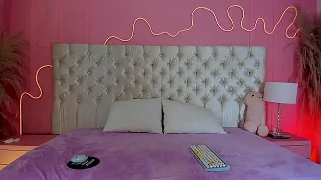 Julieta Cortes   online show from 02.09.26