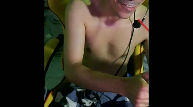 cloudyth1994 online show from 12.12.24