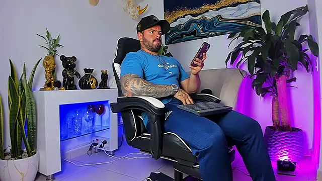 Snapshot of Johnnygrayson1 chatting on 01.17.26 Johnnygrayson1 online show from 01.17.26