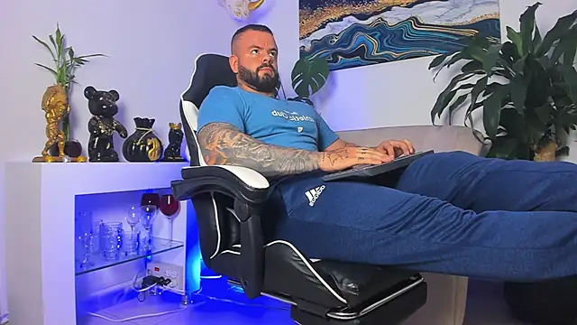 Snapshot of Johnnygrayson1 chatting on 02.20.26 Johnnygrayson1 online show from 02.20.26