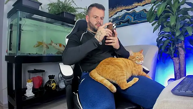 Snapshot of Johnnygrayson1 chatting on 06.19.26 Johnnygrayson1 online show from 06.19.26