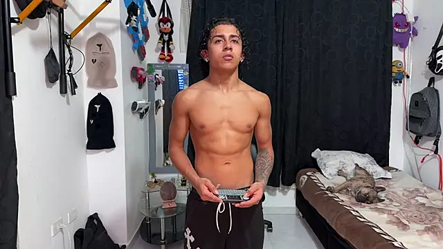 Snapshot of jokergc_2 chatting on 09.30.25 jokergc 2 online show from 09.30.25