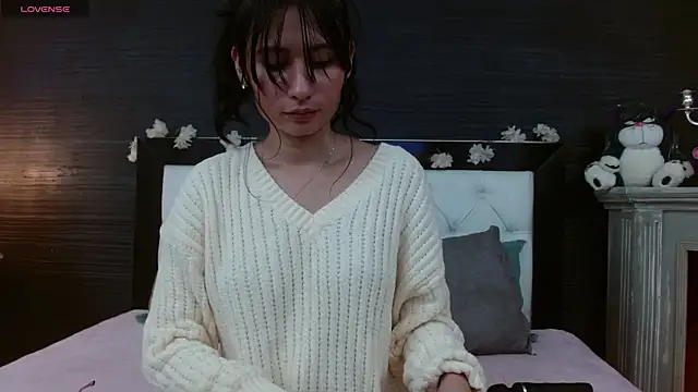 NayeCloud online show from 02.06.25