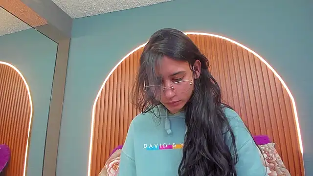 Snapshot of NayeCloud chatting on 02.03.26 NayeCloud online show from 02.03.26