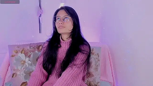 Snapshot of NayeCloud chatting on 02.24.26 NayeCloud online show from 02.24.26