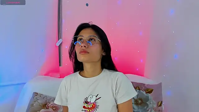 Snapshot of NayeCloud chatting on 03.01.26 NayeCloud online show from 03.01.26