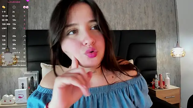 Snapshot of Sabrina_Lennox chatting on 02.07.25 Sabrina Lennox online show from 02.07.25