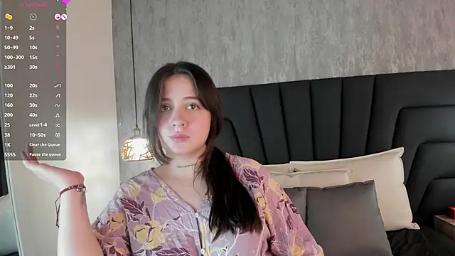 Snapshot of Sabrina_Lennox chatting on 02.08.25 Sabrina Lennox online show from 02.08.25