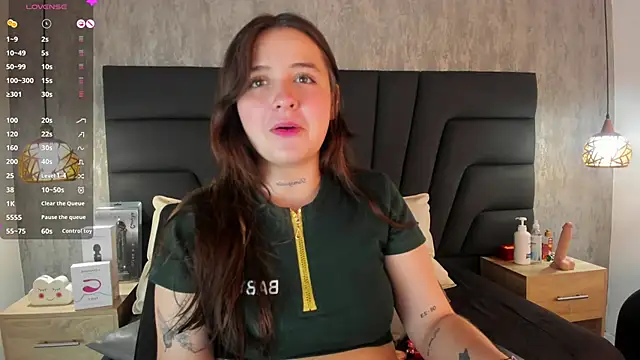 Snapshot of Sabrina_Lennox chatting on 02.12.25 Sabrina Lennox online show from 02.12.25