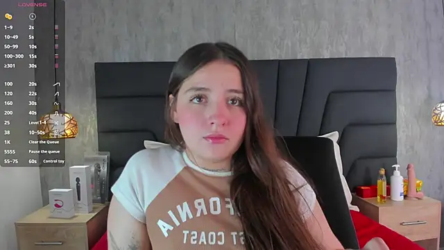 Snapshot of Sabrina_Lennox chatting on 03.20.25 Sabrina Lennox online show from 03.20.25