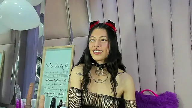 Snapshot of Sasha_Petitte chatting on 09.10.25 Sasha Petitte online show from 09.10.25