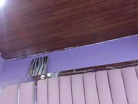 Sasha Petitte online show from 12.17.25