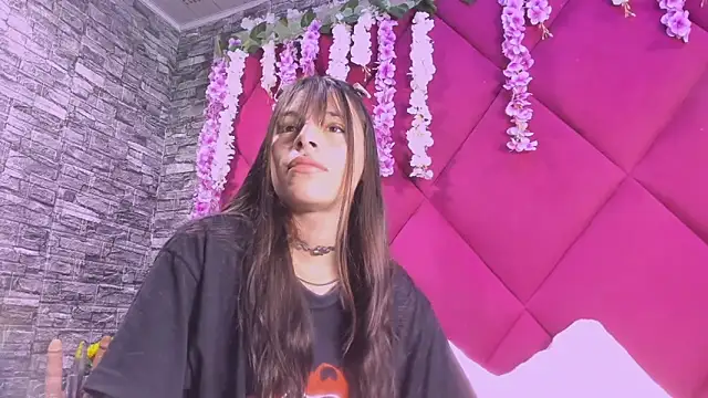 Sasha Petitte online show from 04.13.26