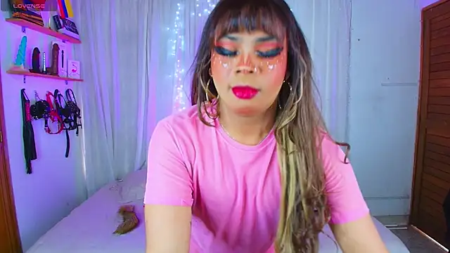 CuteRomi online show from 02.05.25