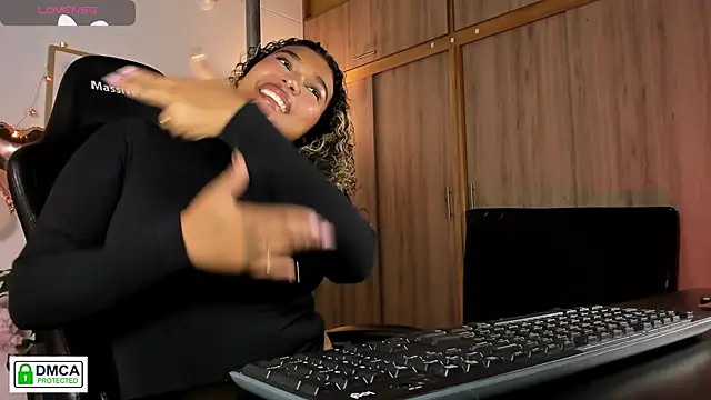 aleja montiel   online show from 02.17.26